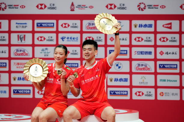 羽毛球裁判员临场执裁理论试题及答案