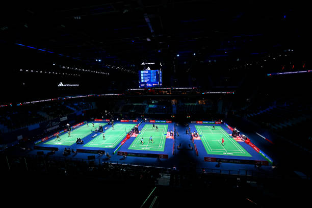 羽毛球场的面积标准:为何4米×1米是黄金尺寸?