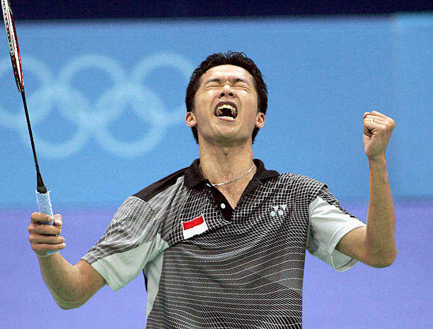 羽毛球双打配合规则：站位、轮转与战术要点