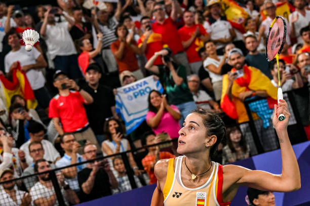 小型羽毛球场地与标准场地的尺寸对比