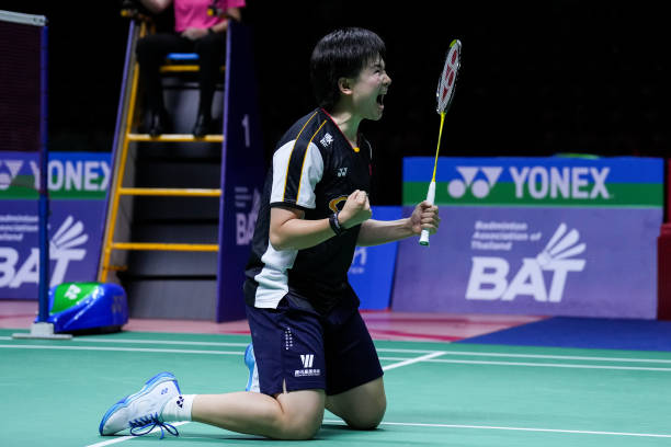 羽毛球回放实战解析:高手常用的战术与策略