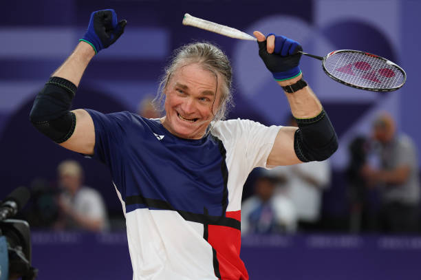 羽毛球课程教案模板:热身、技术练习与实战结合