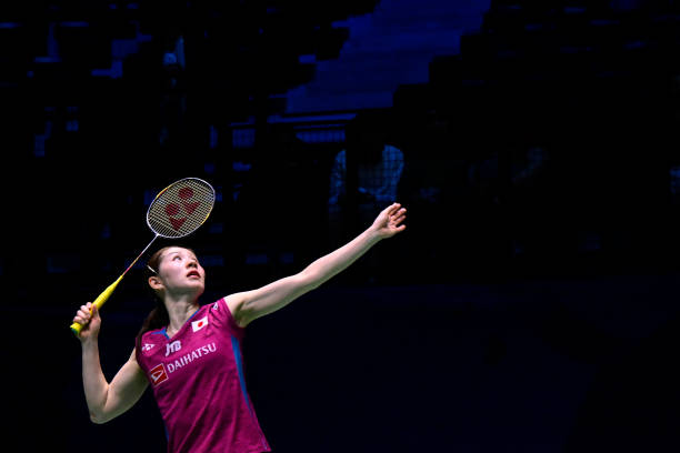 如何教孩子正确发球?羽毛球少儿教学图解