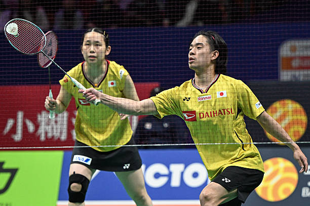 羽毛球场地细节讲解:网高、灯光、地面材质要求