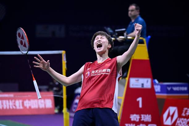 羽毛球场地和排球场地的维护保养方法对比