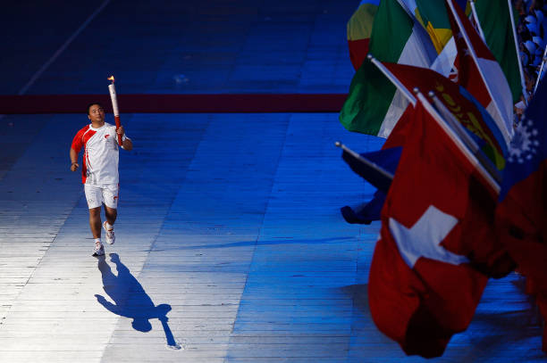 羽毛球双打发球顺序图解:一看就懂