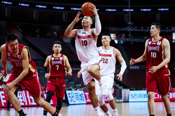 季后赛首轮对决预测:新浪体育深度剖析东西部对阵