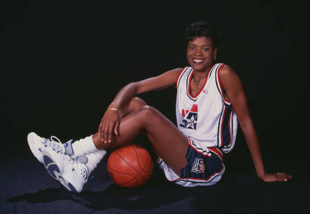 篮球快攻战术训练指南:提升球队转换进攻能力的秘诀