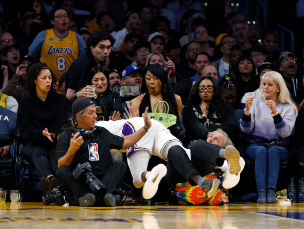 三分投篮姿势详解:如何正确发力与瞄准