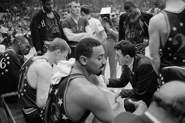 篮球小组赛与淘汰赛的区别：赛制解析