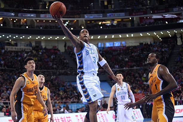 篮下霸主:NBA中锋崛起之路