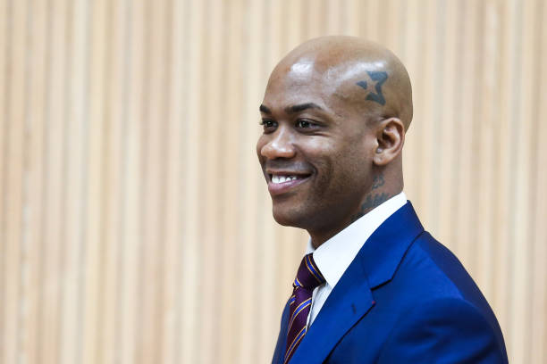 如何按照26x14米标准尺寸规划篮球场地建设