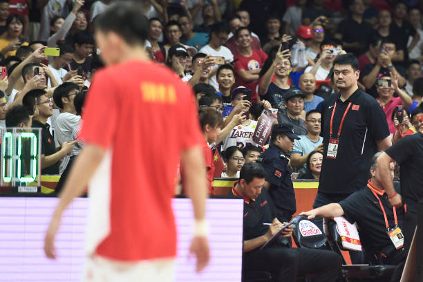 如何选择性价比高的篮球板?价格与质量分析