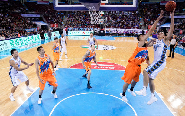 易建联的原名与家庭背景:名字中隐藏的家族故事