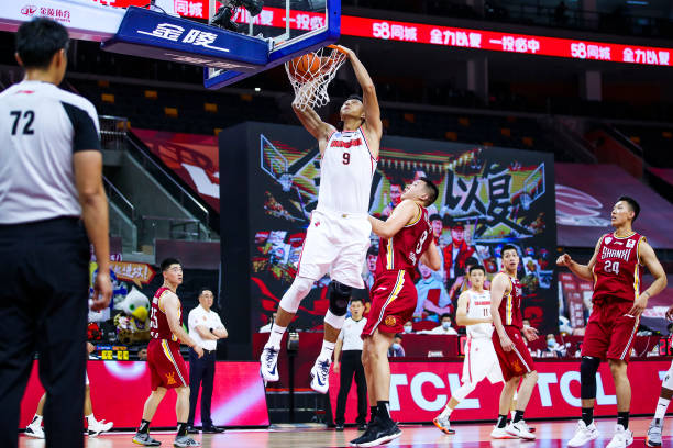 篮球场标准尺寸图:如何正确绘制与布置场地