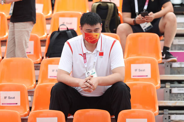 姚明NBA生涯薪资总额:从状元秀到亿元合同