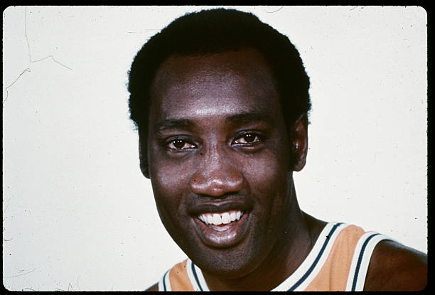 最新篮球场地标准尺寸与画线示意图(2019版)