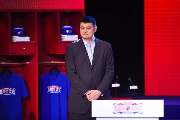 篮球规则入门:阻挡犯规视频解读,新手必看