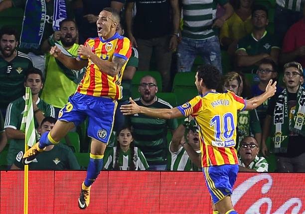 欧冠小组赛第二轮比分盘点:进球大战与零封对决