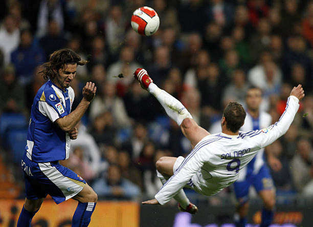 揭秘哈里·凯恩与妻子凯蒂的甜蜜爱情故事