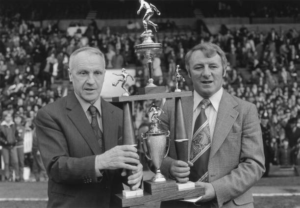 范巴斯滕的教练生涯高峰与低谷:成功与挫折的平衡