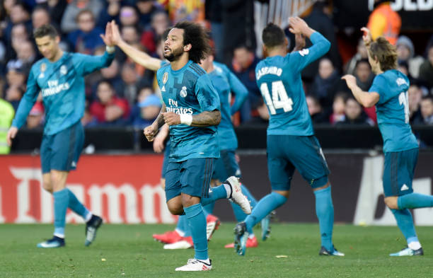 2013-2014欧冠八强战：切尔西与巴黎圣日耳曼的经典对决