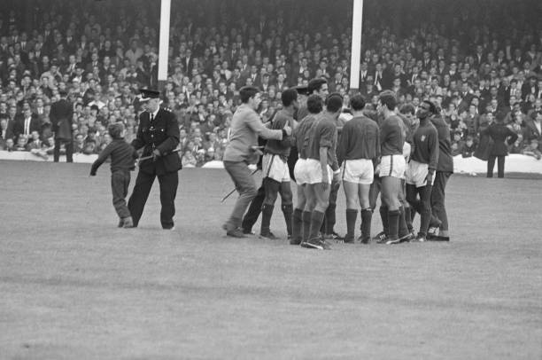 角球直接射门技巧:如何选择最佳射门角度