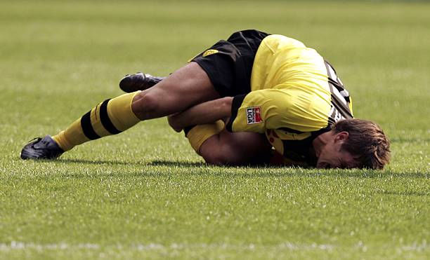 从传统到现代:比利时队徽15年设计风格进化