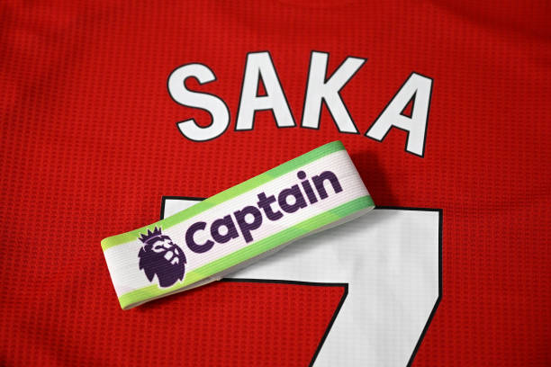 飞球射门必学!3步掌握精准踢法