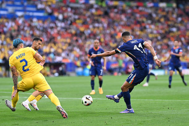 欧冠冠军奖杯背后的故事:设计与传承