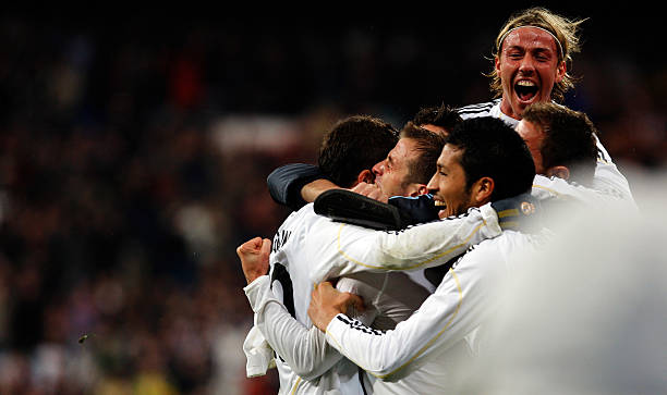 职业玩家的防守秘诀:实况足球中不被轻易过掉的防守心态与操作