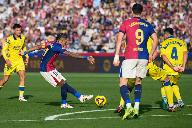 足球训练必读：脚弓射门的稳定优势与训练方法