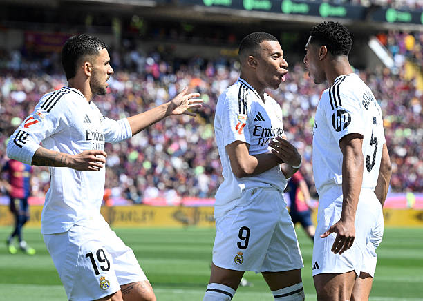 脚背正面点球技术中容易犯的三大错误