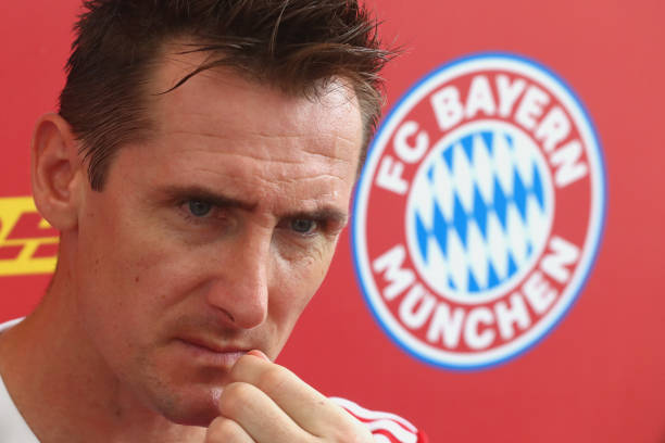 莱万9分钟5球神迹!梅西C罗齐叹服:足球史上最疯狂表演