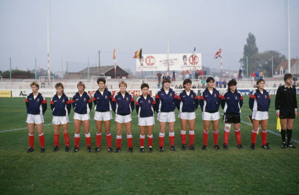 范巴斯滕与三剑客:荷兰足球的巅峰时代