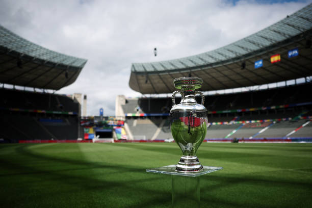 C罗的“致命一击”:盘点那些让门将绝望的射门技术