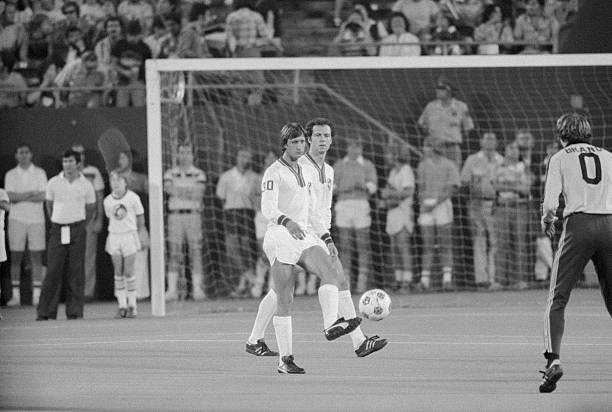 回顾欧冠决赛最精彩瞬间：绝杀、逆转与传奇诞生！