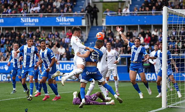 从齐达内到德尚:探讨法国队帅位的传承与争议