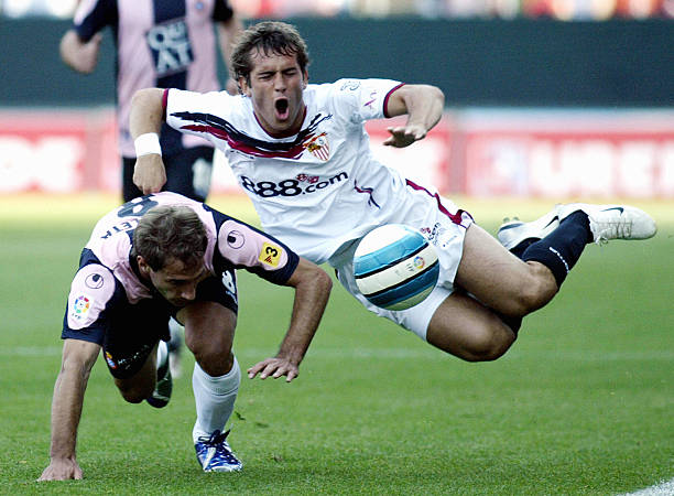 历史溯源:足球规则中边线球为何排除越位?