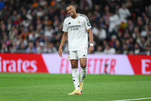 如何选择适合你的C罗同款足球鞋:选购指南