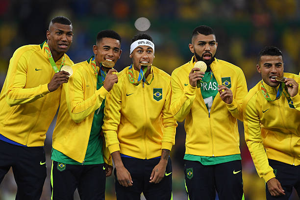 法甲焦点战:巴黎圣日耳曼主场迎战昂热,今晚直播不容错过!