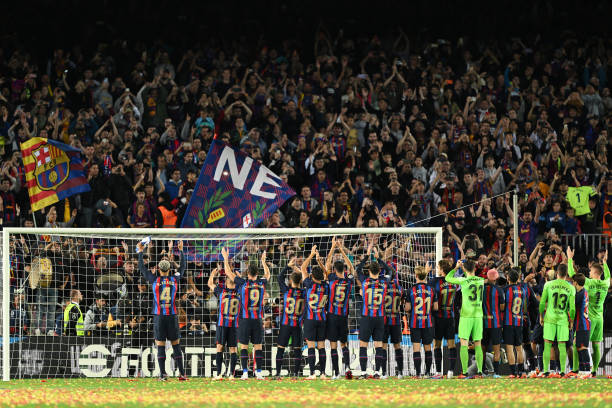 紧张、欢呼、失落——梦见足球赛的情绪密码