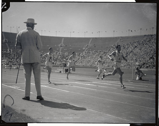 洛杉矶奥运会中国代表团首次亮相的珍贵影像