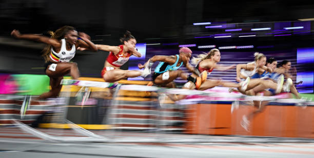 郭晶晶女儿首次公开露面，萌态十足引关注