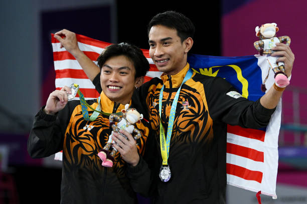 从体育明星到综艺嘉宾：郭晶晶霍启刚专访分享人生转变