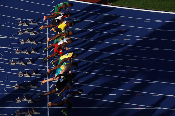 立定跳远收腿时机把握：什么时候收腿最合适？