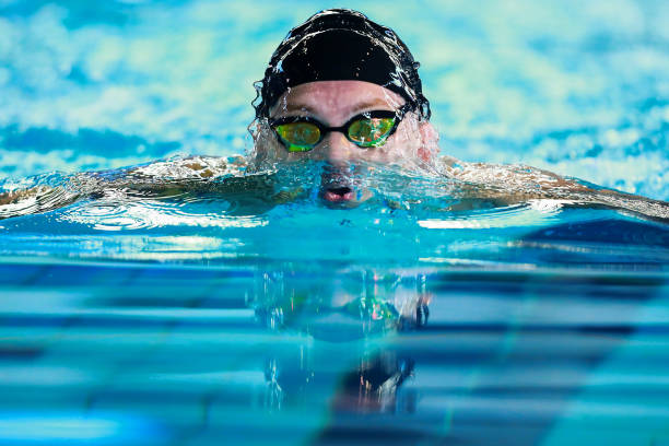 安全第一:儿童游泳的注意事项与必备准备