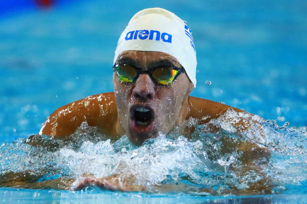 游泳减肥适合60岁老人吗?听听医生怎么说