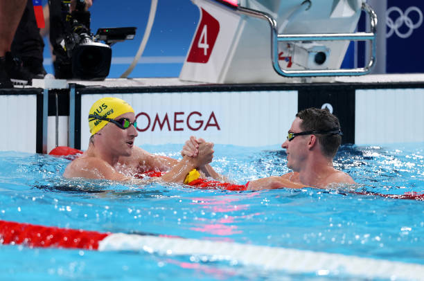 梦见游泳时抓鱼,是成功还是挑战的象征?