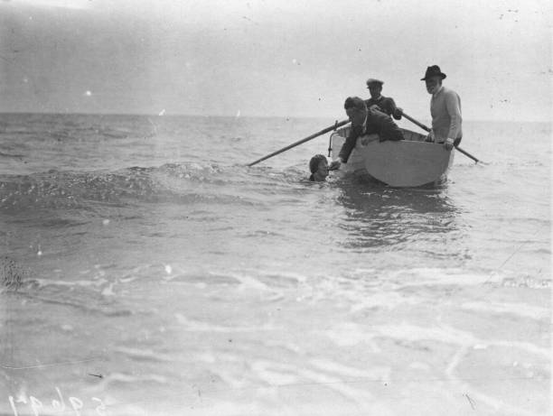 三步写出好结尾:三年级游泳比赛作文的收尾技巧